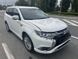 rozbiórka samochody osobowe Mitsubishi Outlander PLUG-IN HYBRID 2020/12