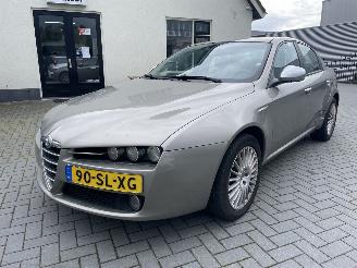 damaged commercial vehicles Alfa Romeo 159 1.9 JTS Distinctive N.A.P PRCHTIG!!! 2006/1