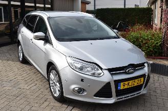Schade scooter Ford Focus 1.6 TDCI ECO. L. Ti. 2013/5