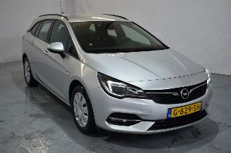 uszkodzony kampingi Opel Astra SPORTS TOURER 2019/11