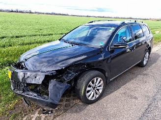 uszkodzony samochody ciężarowe Volkswagen Passat 1.4 TSI BMT 2011/8