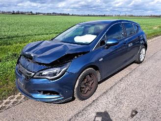 uszkodzony samochody ciężarowe Opel Astra K 1.0 12V 2016/3
