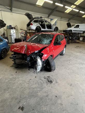 damaged commercial vehicles Nissan Qashqai 1.6 DCI 2013/1