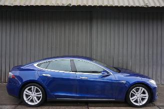 disassembly commercial vehicles Tesla Model S 85D 423PK Luchtvering  Automaat Base 2015/9