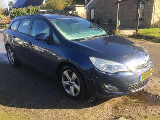damaged motor cycles Opel Astra Sports Tourer 1.4 Edition 2011/5