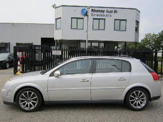 occasion passenger cars Opel Signum Y30DT Automatic 2004/3