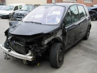 damaged commercial vehicles Renault Scenic  2004/4