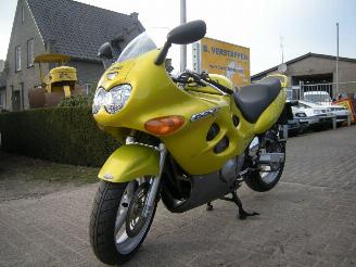 okazja motocykle Suzuki GSX 600 F SUPER SPORT DOHC 16 VALVE MET ORIGINEEL 9.734 KM !!!!!!!!!!!!! 1998/7