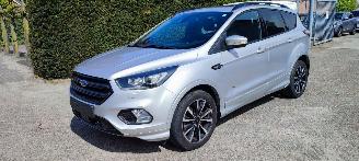 damaged commercial vehicles Ford Kuga ST line  4x4  Automaat 2018/5
