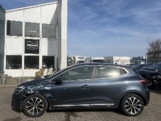 damaged motor cycles Renault Clio 1.0 TCE INTENS 5DRS AIRCO NAVI CLIMA BJ 2019 59007 KM NAP ! 2019/12