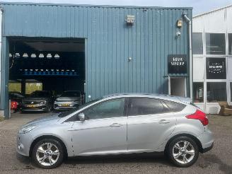 damaged scooters Ford Focus 2.0 TDCI AUTOMAAT Trend Sport BJ 2012 258321 KM 2012/3