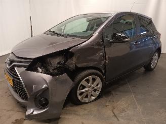 damaged other Toyota Yaris Yaris III (P13) Hatchback 1.5 16V Hybrid (1NZ-FXE) [74kW]  (03-2012/09=
-2020) 2015/1