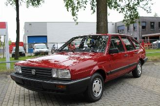 dañado vehículos comerciales Volkswagen Passat 1.6 CL Inj NETTE STAAT!, Trekhaak, HISTORIE! 1987/4