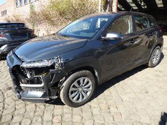 damaged commercial vehicles Hyundai Kona Advantage 2021/1