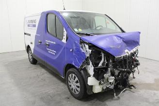 damaged commercial vehicles Renault Trafic  2021/2