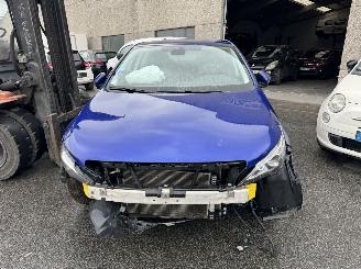 damaged commercial vehicles Peugeot 308  2018/6